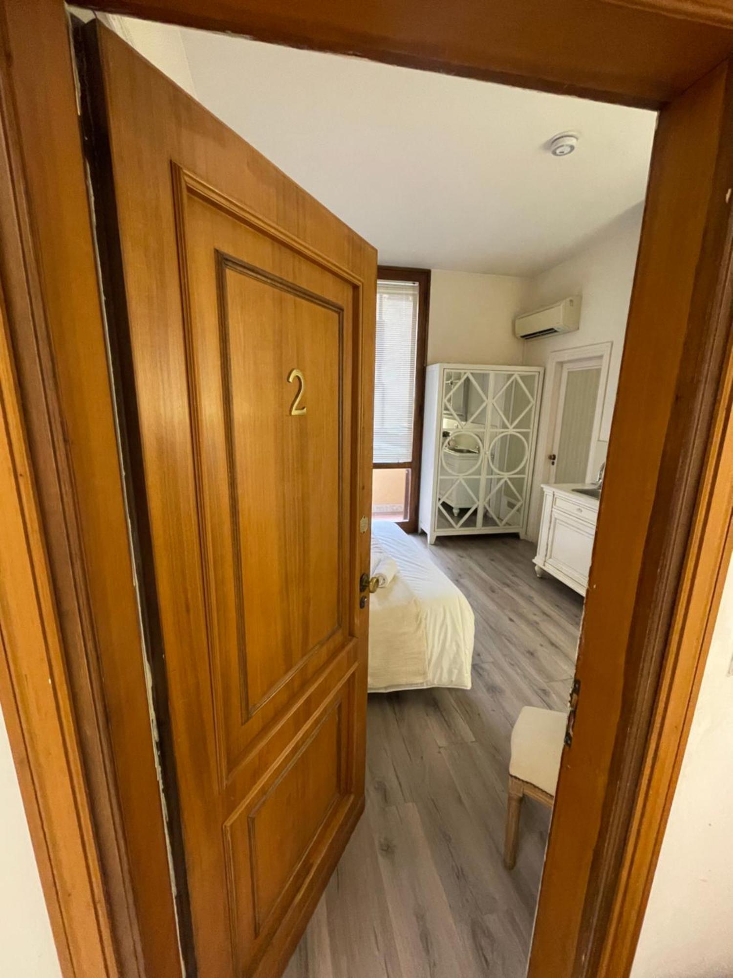 Charming Studio Next To The Duomo فلورنس المظهر الخارجي الصورة
